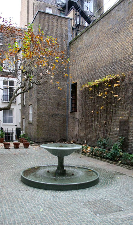 Private Fountain, Kensington - Chris Dyson Architects Private Fountain, Kensington - Chris Dyson Architects
